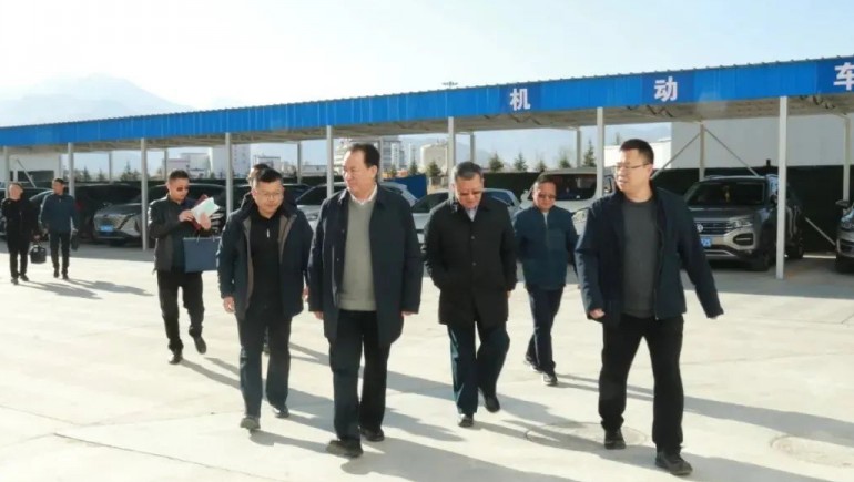 西藏自治区工商联多吉次珠主席一行至意昂4官网青稞参观调研